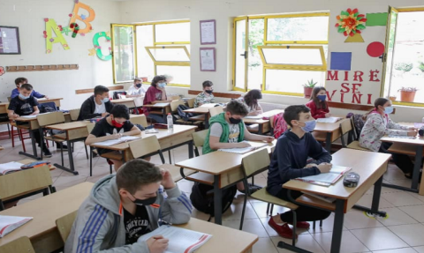 Hapja e shkollave: Ja 3 skenaret qe do varen nga situata e pandemise
